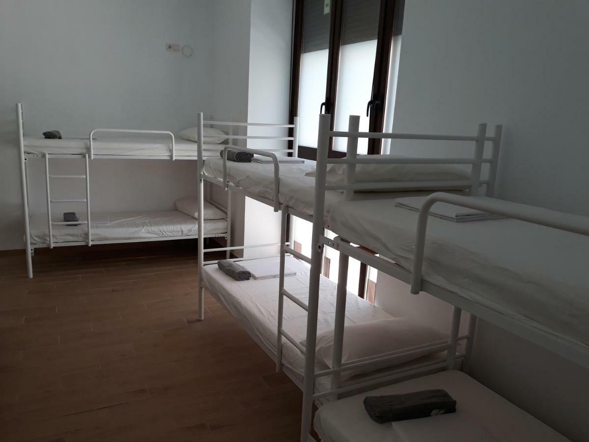 Hub Hostel Sevilla Bagian luar foto